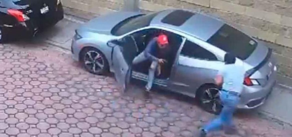 Video Hombre Abre La Puerta De Su Auto Y Encuentra A Ladrón Dentro Nvi Noticias
