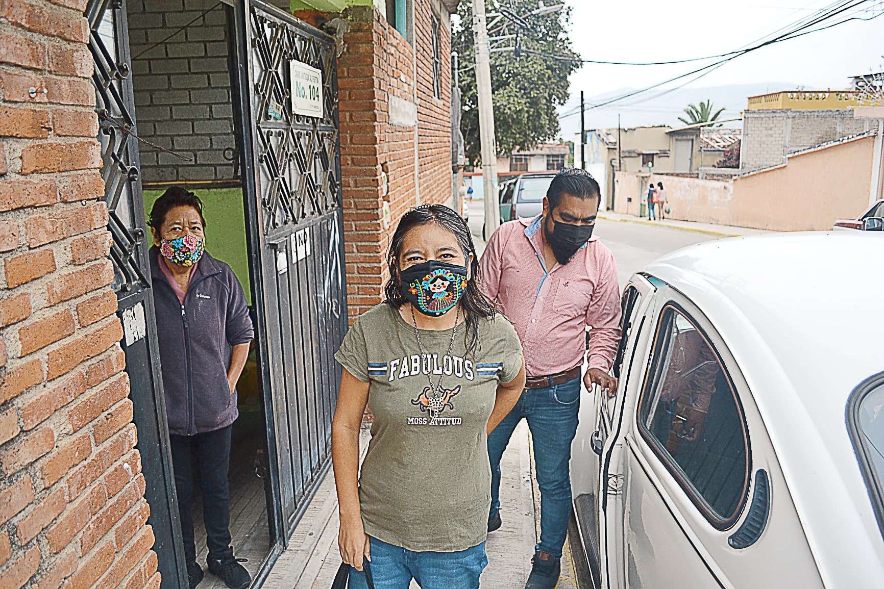 Desde temprano, Jesús pasa por sus alumnos a sus casas para llevarlos a clases. Ana Lilia Pacheco