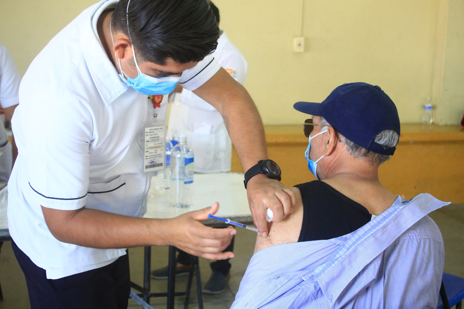 La aplicación de vacunas continúa realizándose. Emilio Morales Pacheco