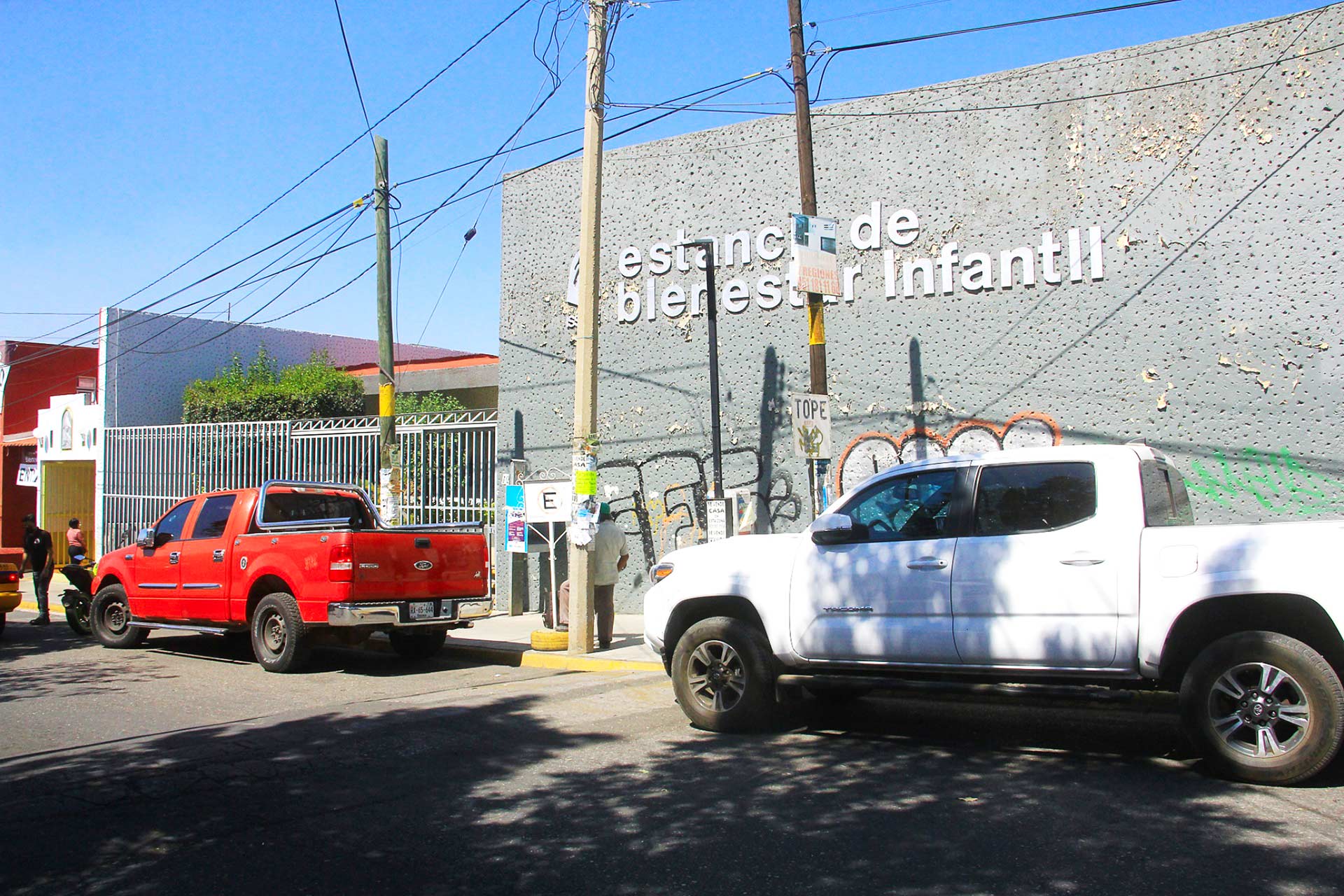 La Estancia Infantil, según el testimonio de la familiar de una trabajadora, continúa operando de forma normal.