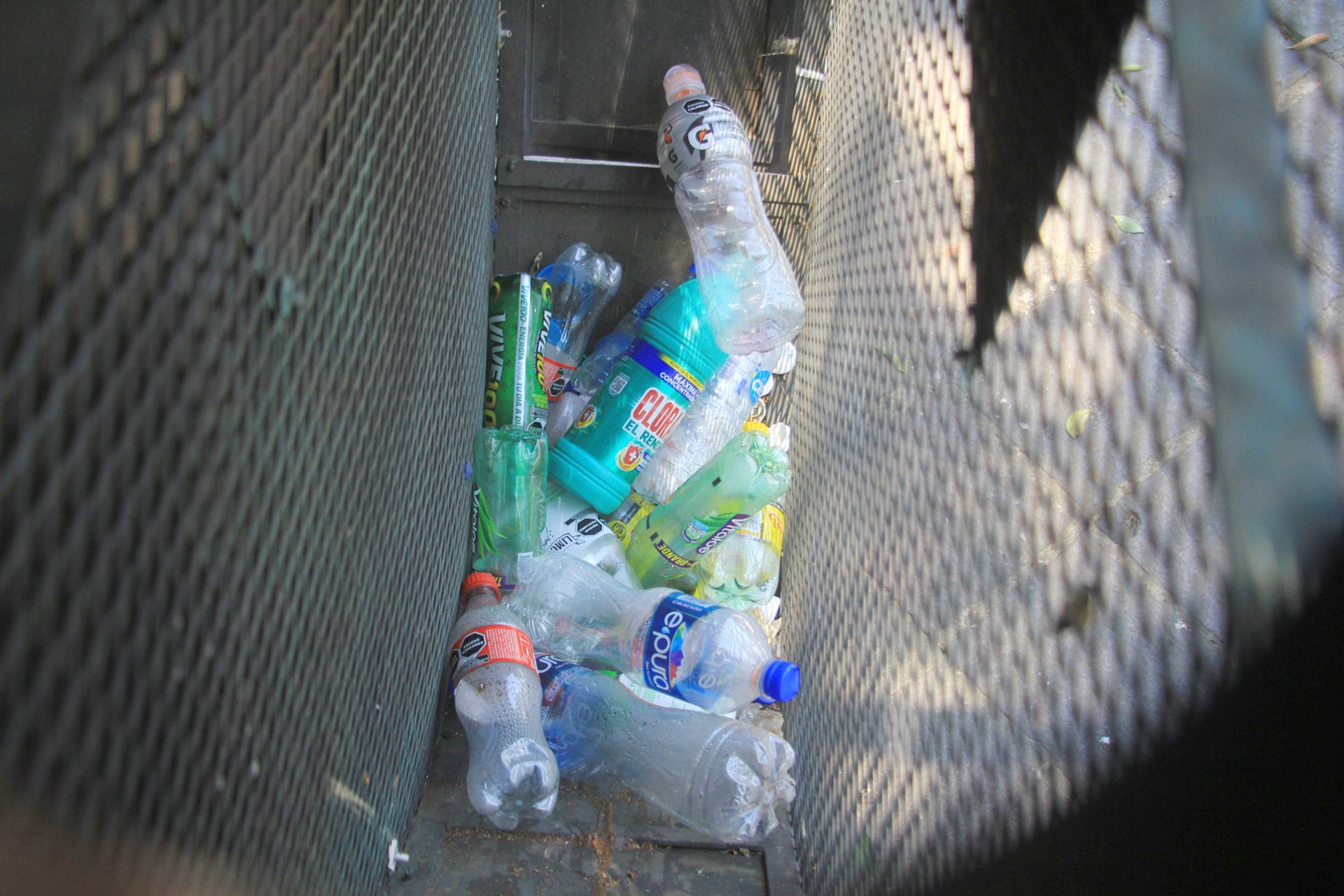 Los mexicanos se ubican entre los mayores consumidores de refresco a nivel mundial, generando gran cantidad de desechos PET. Emilio Morales Pacheco