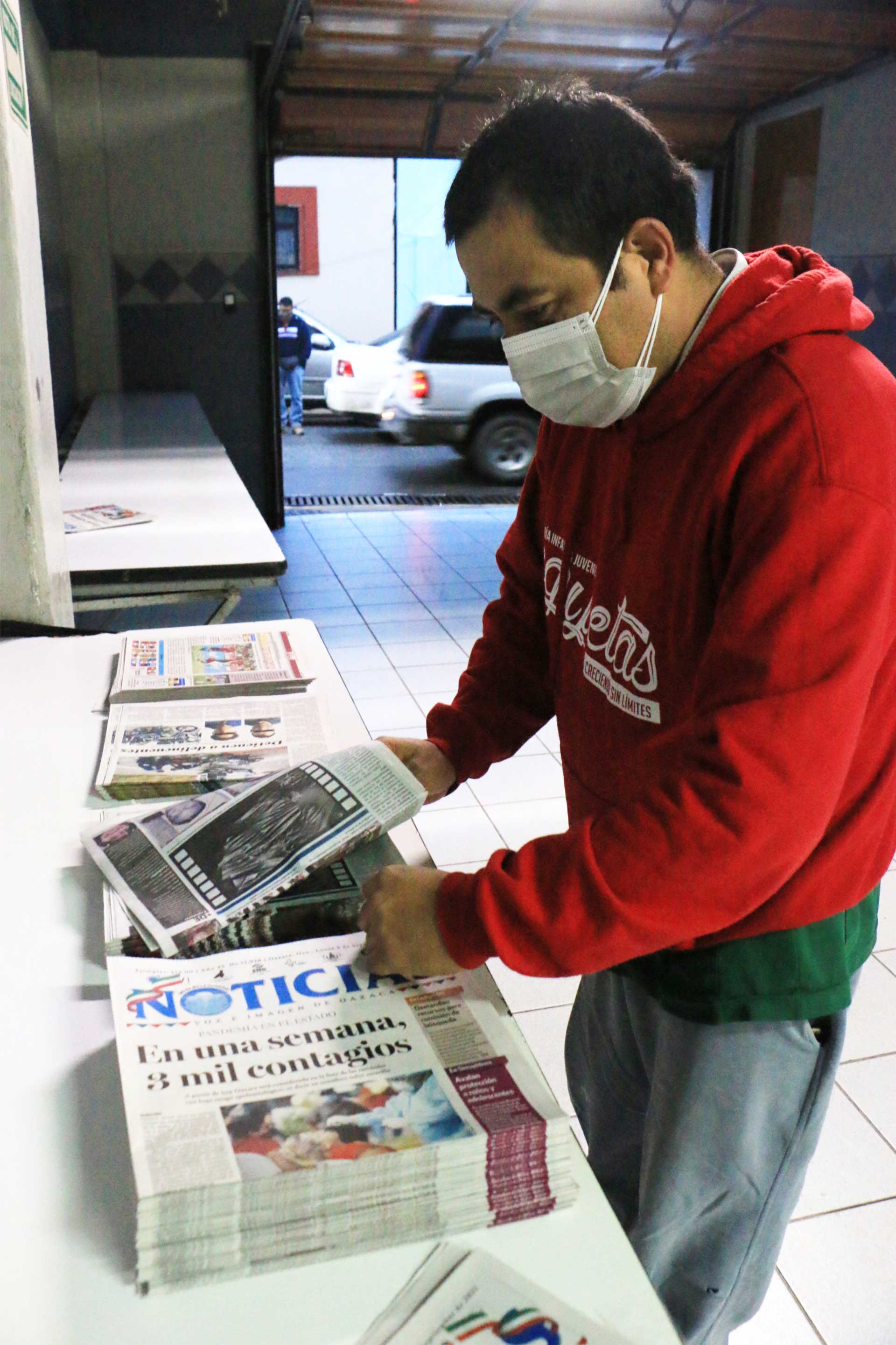 El obsequio de la edición diaria del NOTICIAS fue un respiro para los voceadores, ante los gastos por el inicio del ciclo escolar. Mario Jiménez Leyva