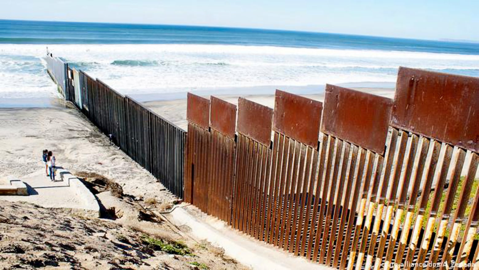 El magnate mantuvo firme su propuesta de construir un nuevo muro en la frontera con México.