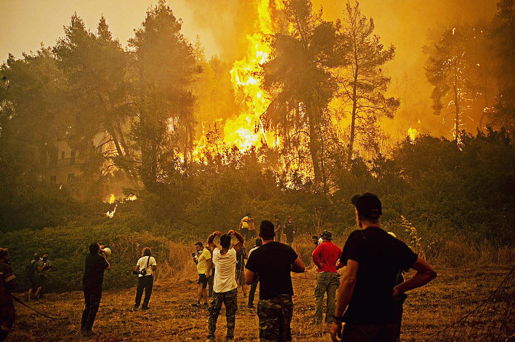 Con sólo 1.1°C de calentamiento hasta ahora, una cascada ininterrumpida de catástrofes meteorológicas mortales, potenciadas por el cambio climático, ha barrido el mundo este año.