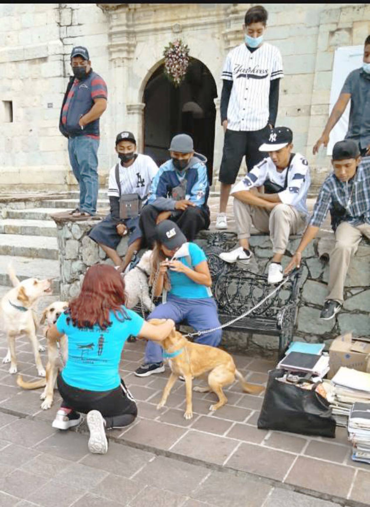 También han contribuido con la donación de bultos de alimento.