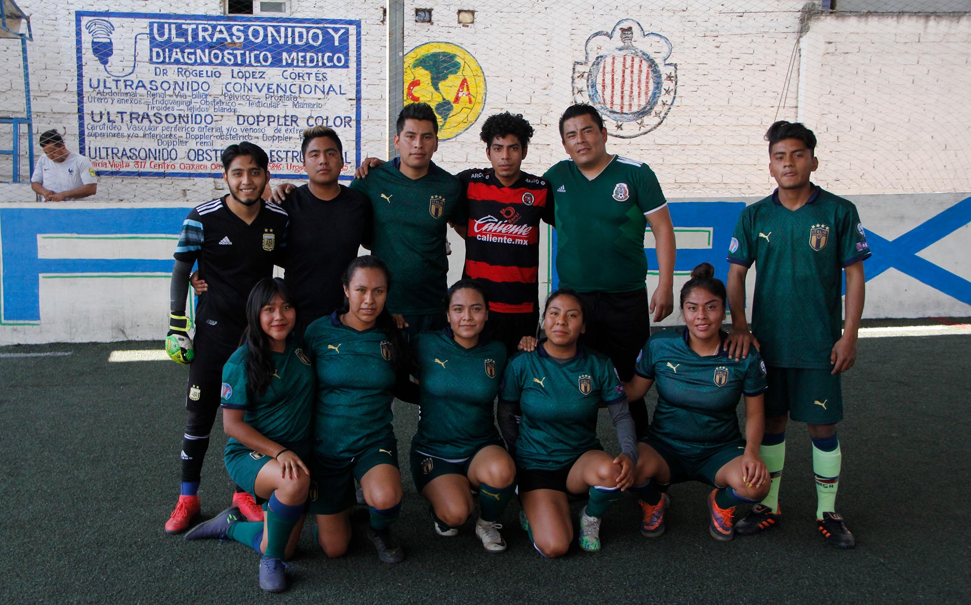 Pumas sacó las garras y destrozó a su rival.