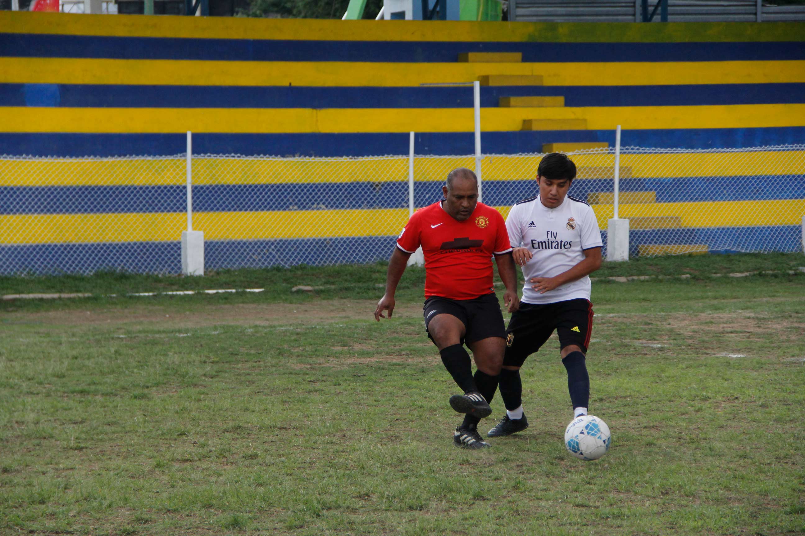 Tiburones derrotó a Colsac con claro 4-1.