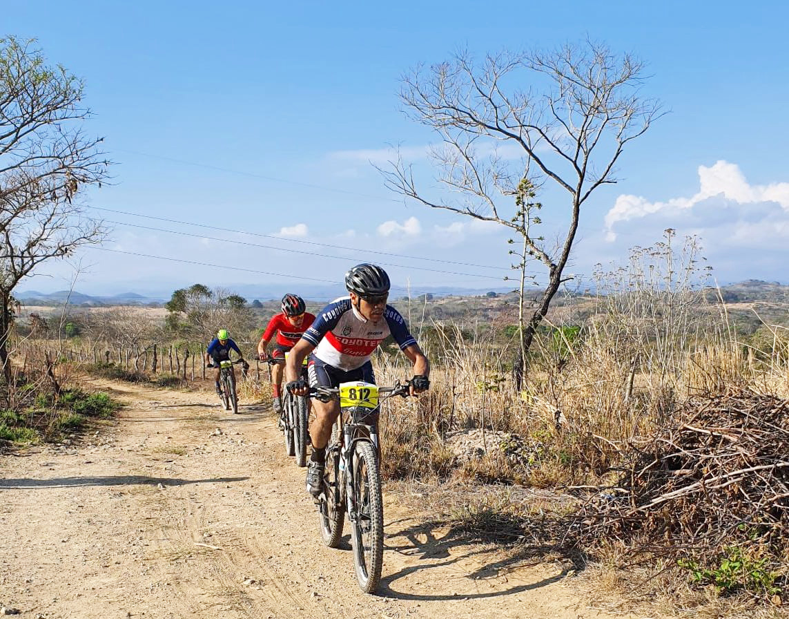 El ocoteco Abraham González se quedó con el décimo lugar de la categoría 30-39 varonil.