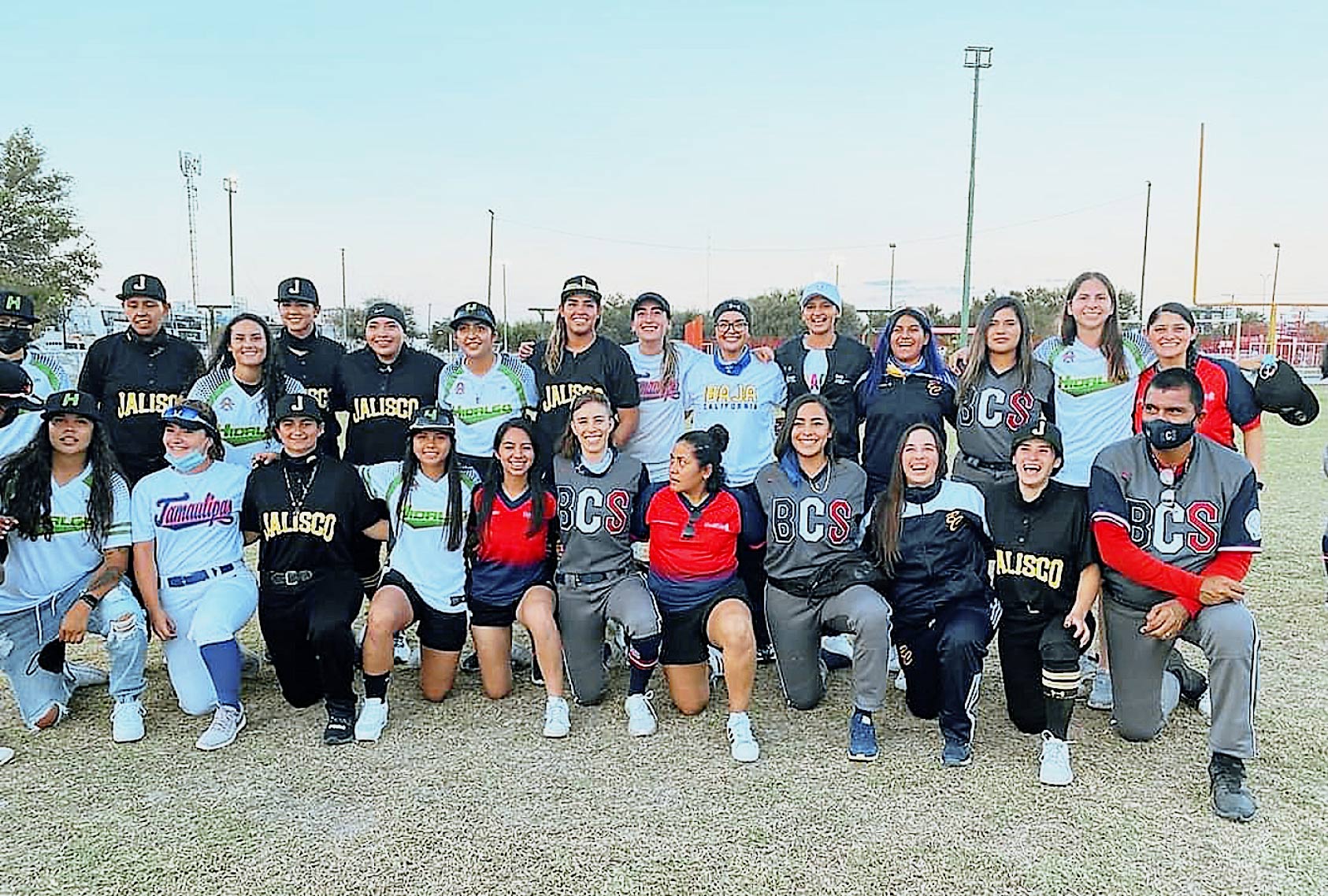 La preselección nacional de beisbol femenil, entre ellas la oaxaqueña Itza “La China” Hernández