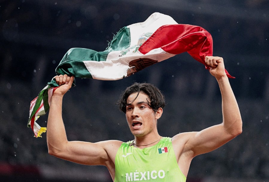 José Rodolfo Chessani García le dio a México la presea dorada en los 400 metros planos. Agencia Reforma