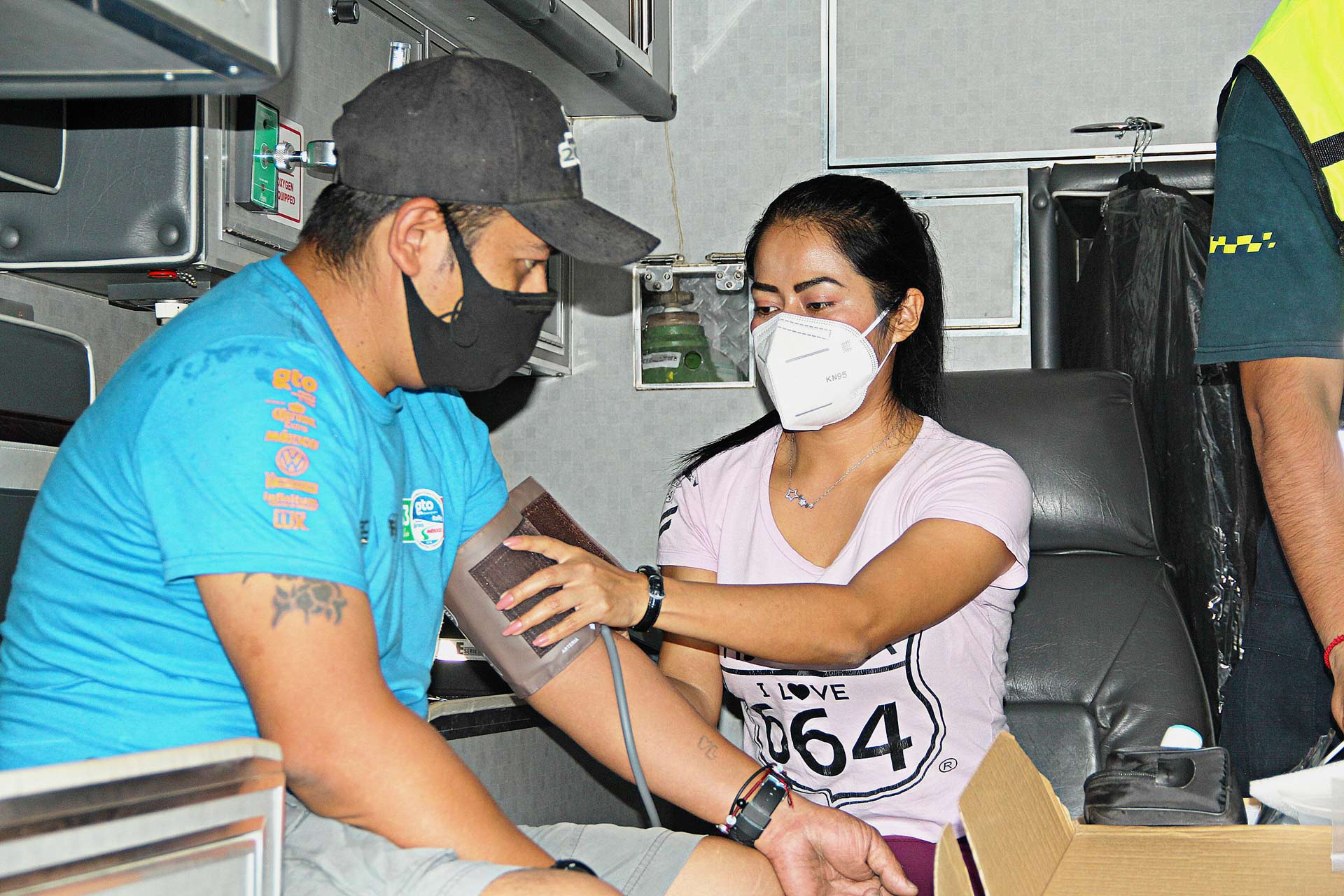 Pilotos y navegantes fueron sometidos a un chequeo médico para corroborar que se encuentran en buen estado de salud.