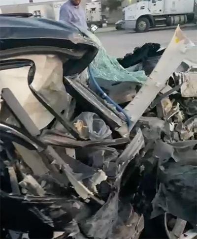 El vehículo de Uber en que viajaban el cantante y su esposa. TvyNovelas