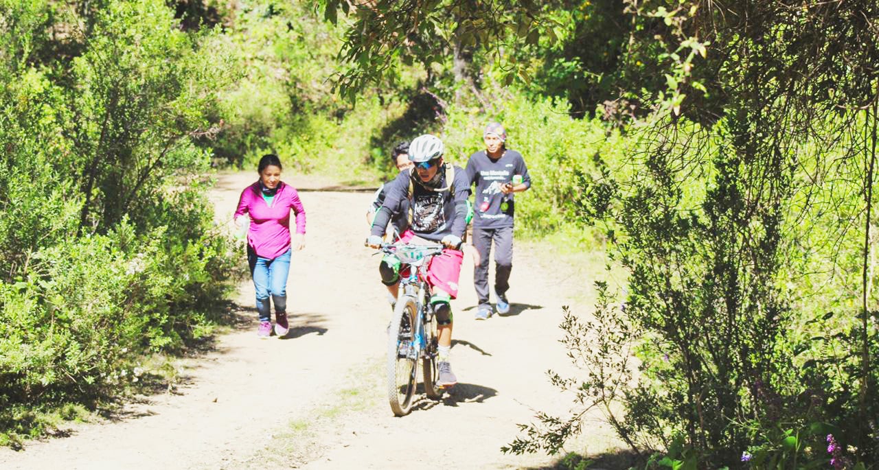 El ciclismo recreativo llevó a Marcos Jair a tomar parte en algunas competencias de ciclismo.