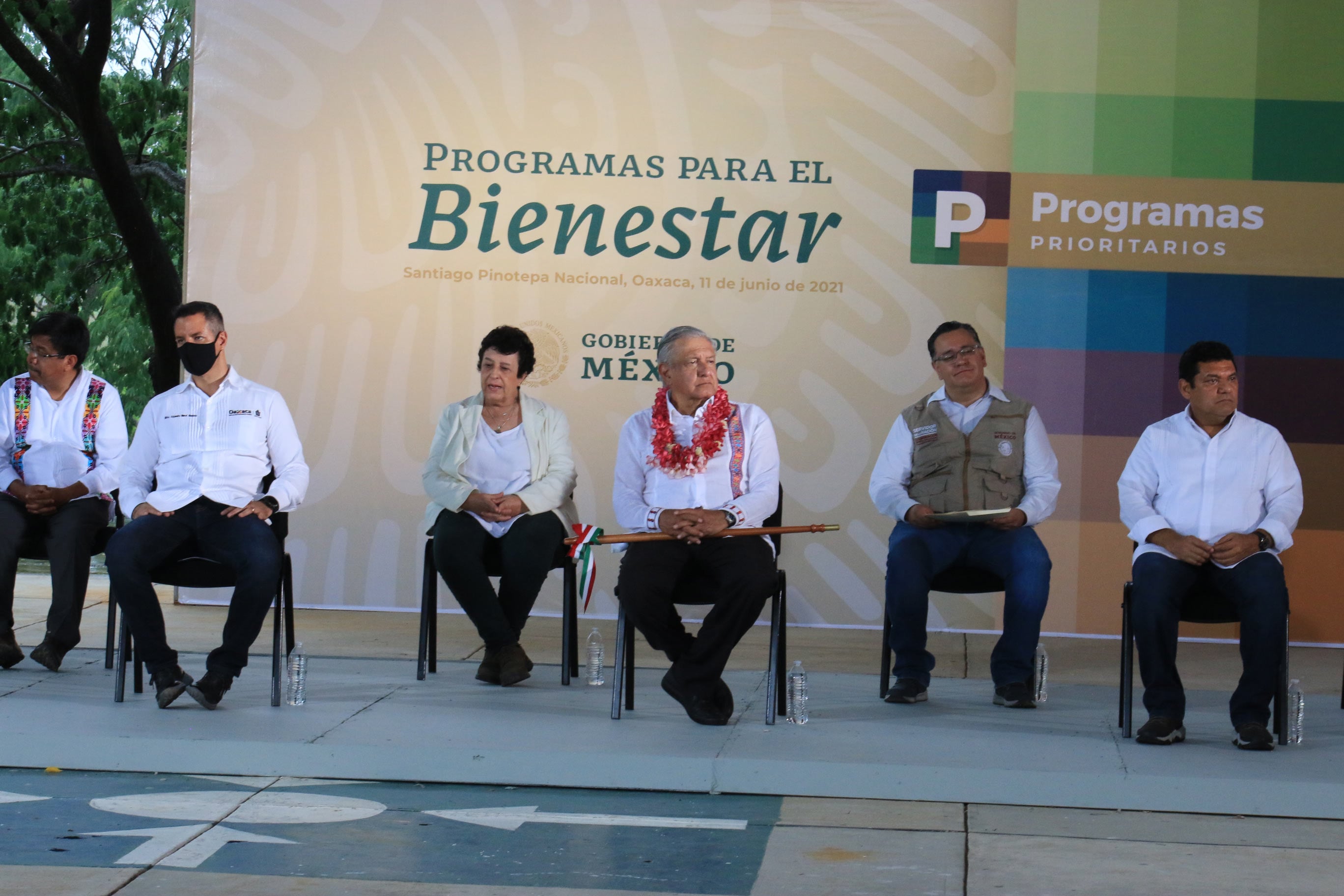 Durante la evaluación de los Programas para el Bienestar, el Mandatario instruyó a los encargados de La Escuela es Nuestra, Universidades para el Bienestar ‘Benito Juárez García’ y Jóvenes Construyendo el Futuro, consolidar estos programas para impulsar e Mario Jiménez Leyva