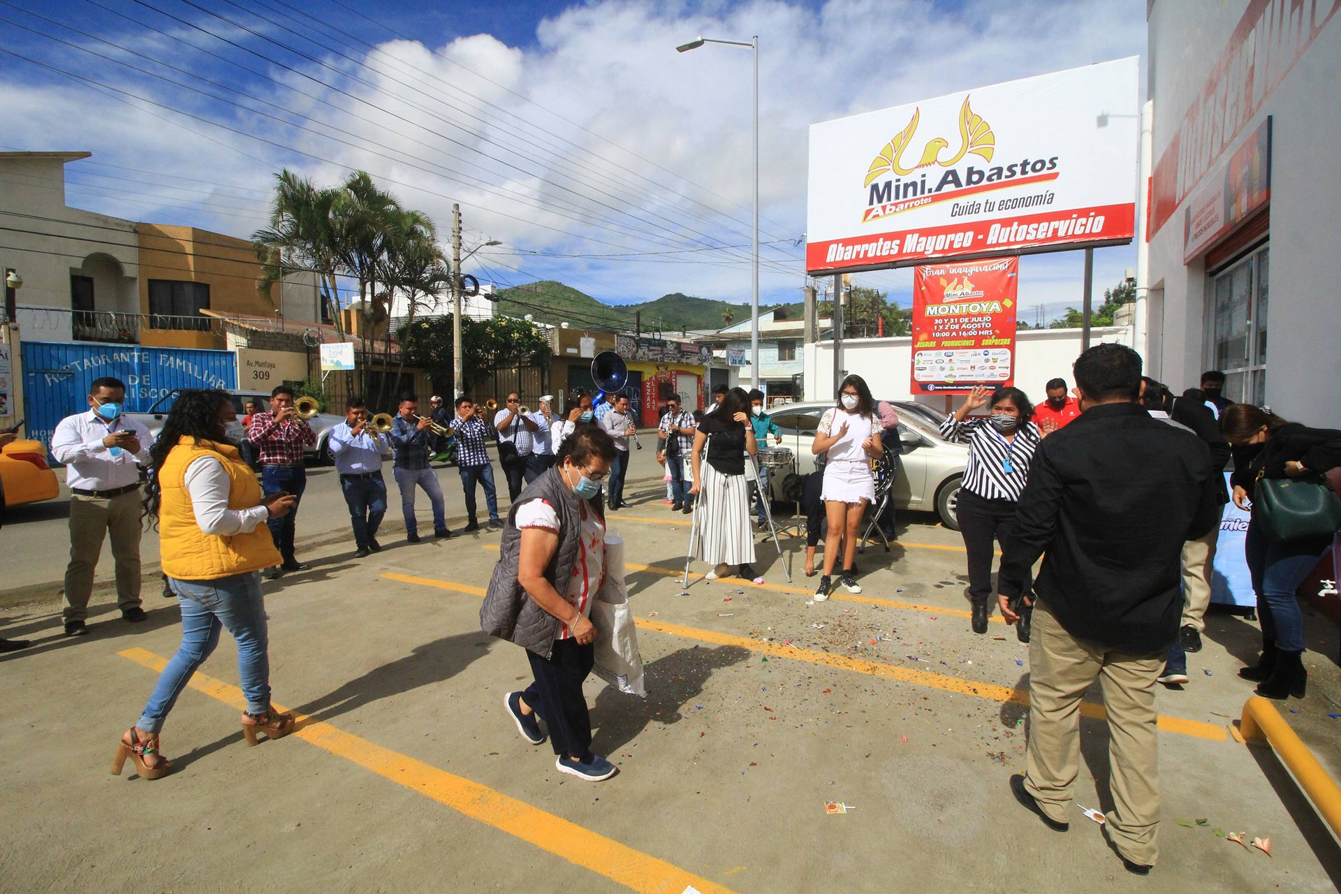 Con esta tienda, personas de este núcleo poblacional ya no tendrán que trasladarse a zonas alejadas para adquirir sus productos. Emilio Morales Pacheco