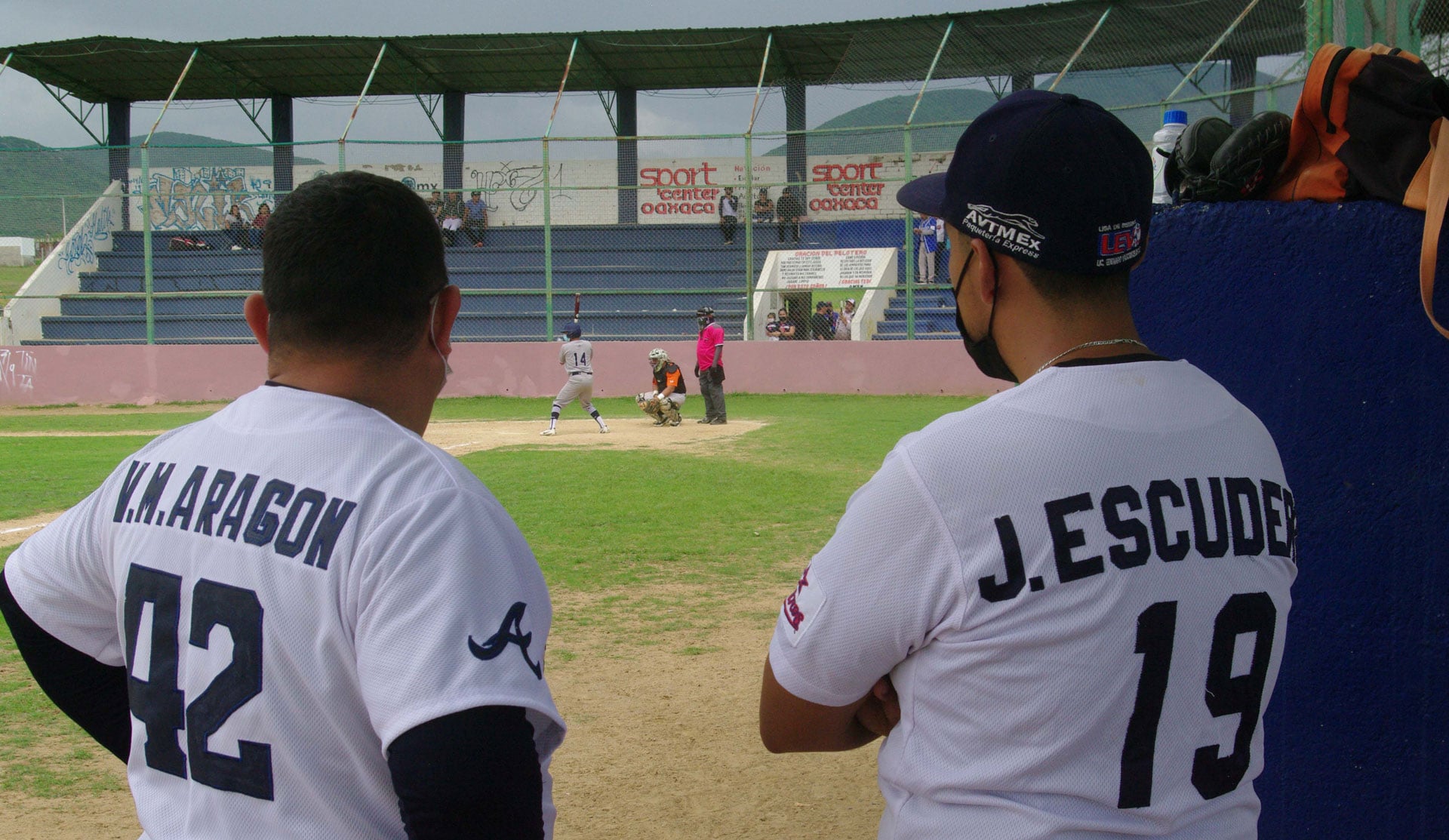 Víctor Manuel Aragón y Jesús Escudero preparan la estrategia para el duelo con Cerveceros.