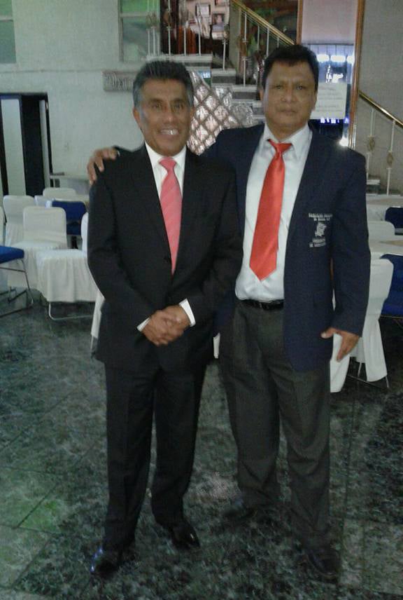 El presidente de la Federación Mexicana de Boxeo, Ricardo Contreras, con el presidente de la Asociación Oaxaqueña de Boxeo, Elmer Miranda.