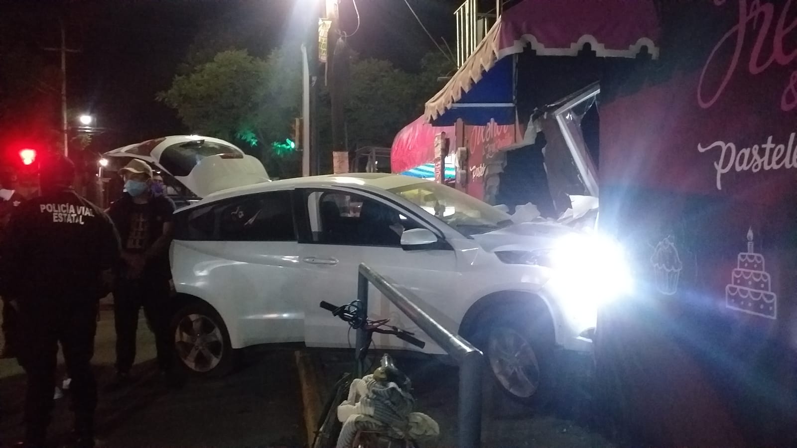 Personal de la Policía Vial Estatal tomó conocimiento de los hechos.