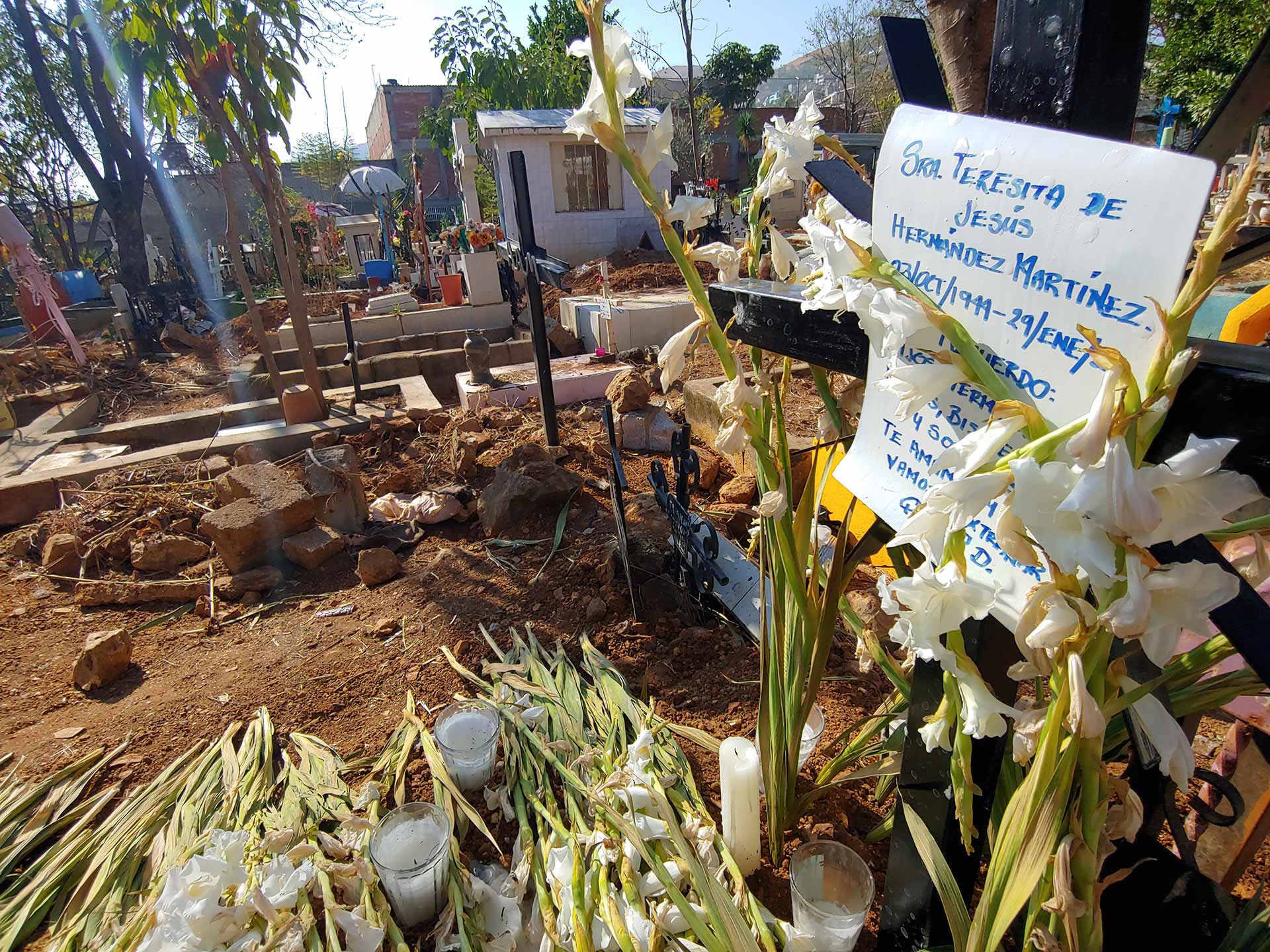 Sólo quienes tienen una tumba a perpetuidad pueden enterrar a un familiar que fallece por COVID en la ciudad de Oaxaca.