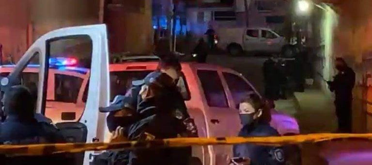 Civiles armados interceptaron y acribillaron a una familia.