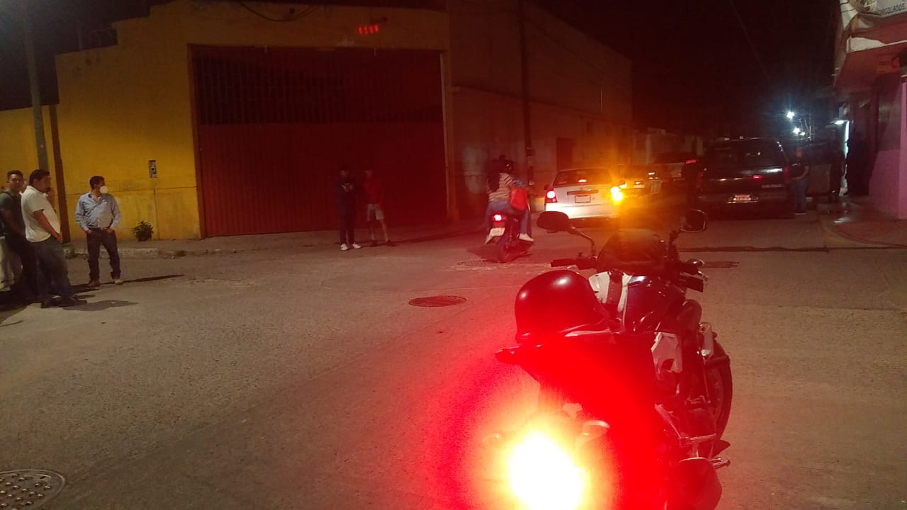 Elementos de la policía municipal acudieron al lugar del accidente.