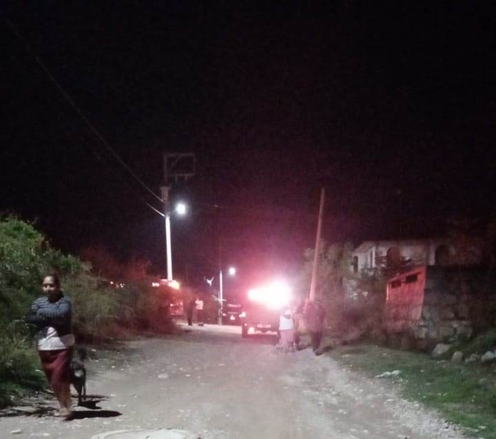 Paramédicos trasladaron al lesionado a un hospital.
