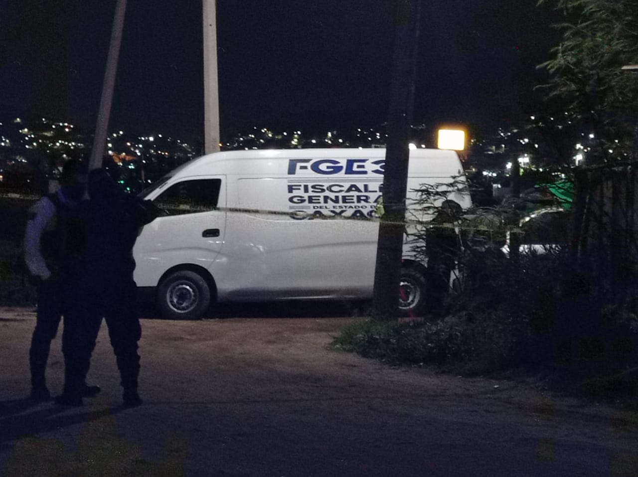 Una persona fue asesinada a balazos dentro de su unidad de motor.