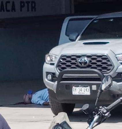 En la avenida Símbolos Patrios fue ejecutado a balazos el ex presidente municipal de Ejutla de Crespo.