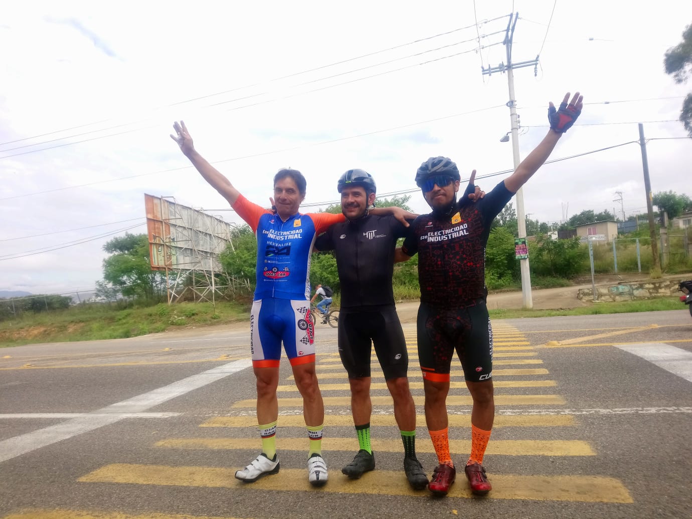 En la segunda fuerza, Enrique Ramírez (segunda), Alejandro Cruz (primero) y Rodolfo Rodríguez (tercero).