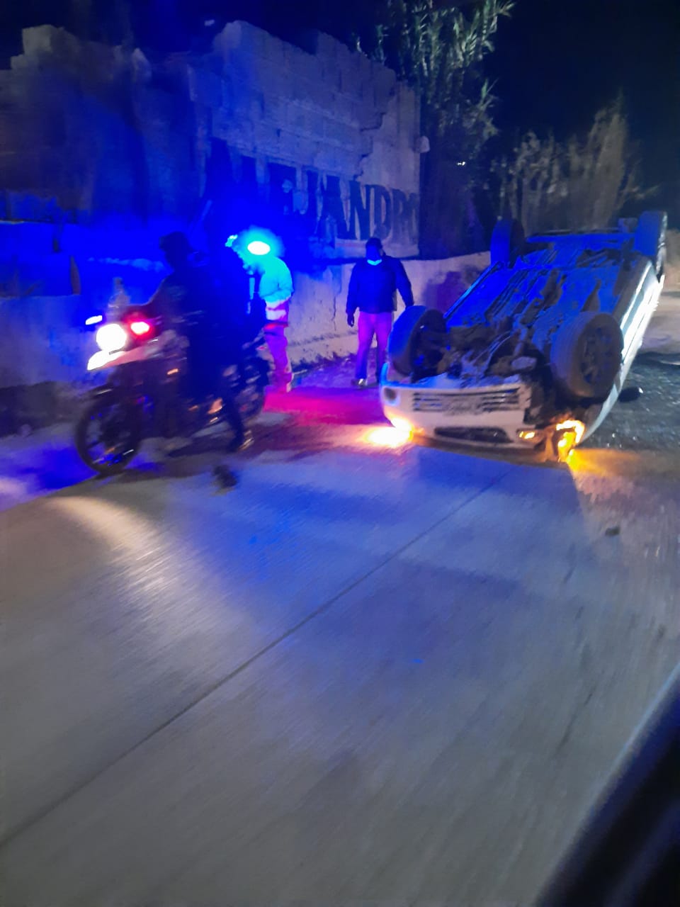 Los ocupantes se dieron a la fuga con rumbo desconocido.