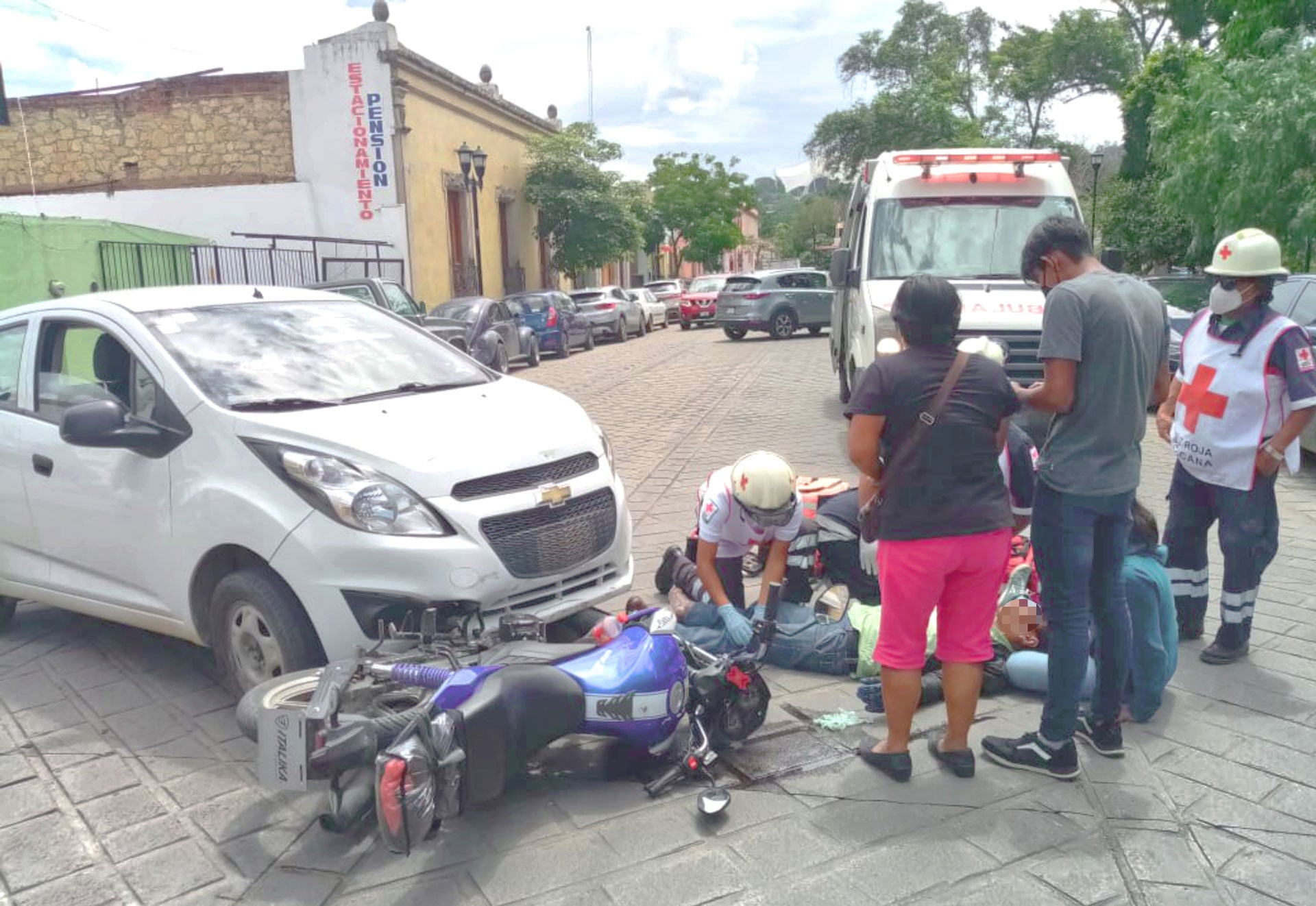 Frente a El Llano, en la calle de Doctor Liceaga ocurrió el choque.