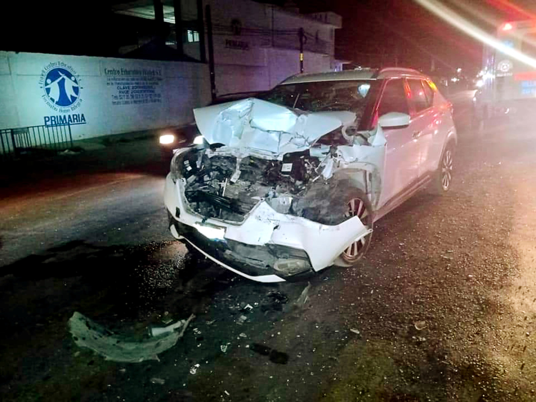 La camioneta Nissan, conducida por el ebrio sujeto.