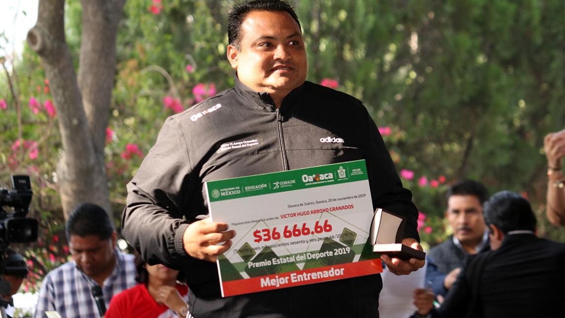 El entrenador Víctor Hugo Arroyo dirige la selección oaxaqueña.