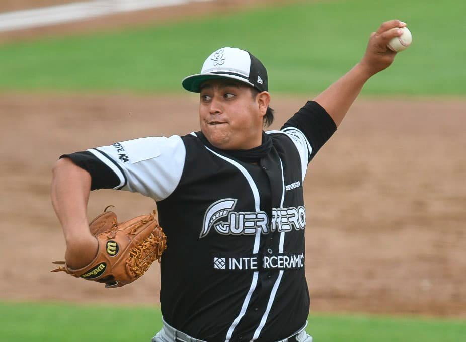 Fabián Cota tuvo actividad en el centro del diamante.
