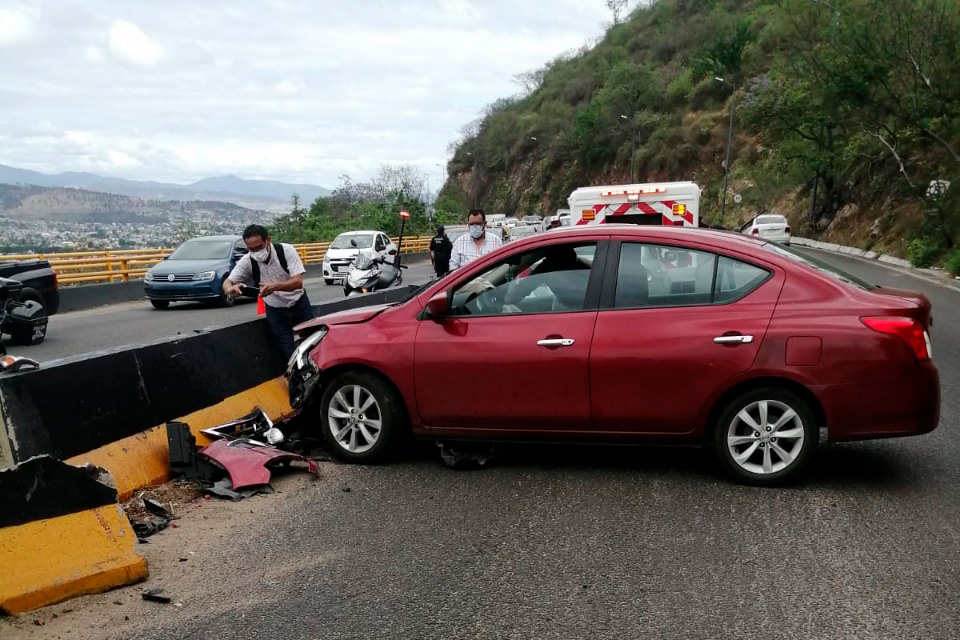 Otro accidente ocurrió más tarde en el carril contrario.