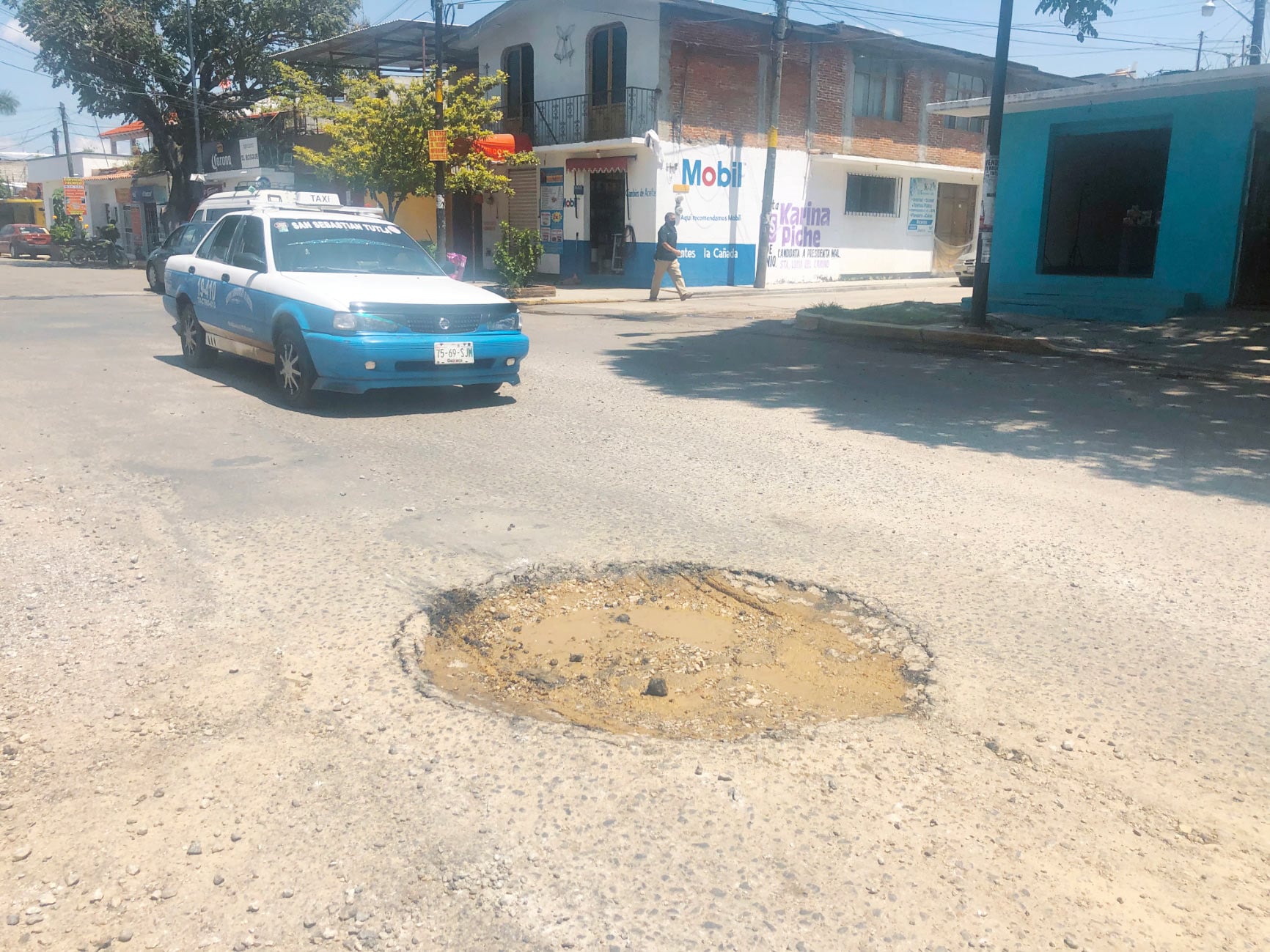 Este bache está ubicado en Camino Nacional.