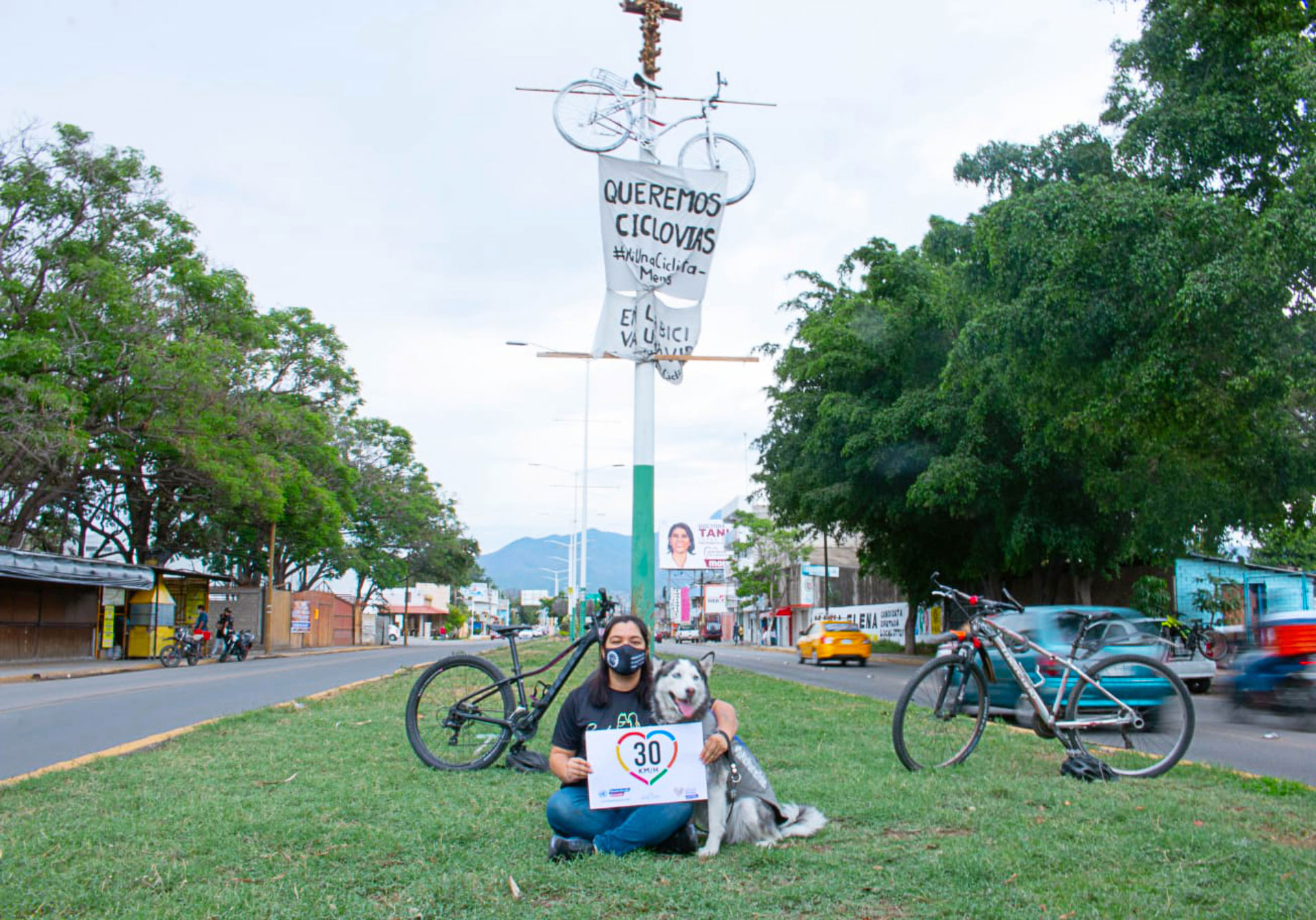 Esther Soto y la bici blanca de Gabi.