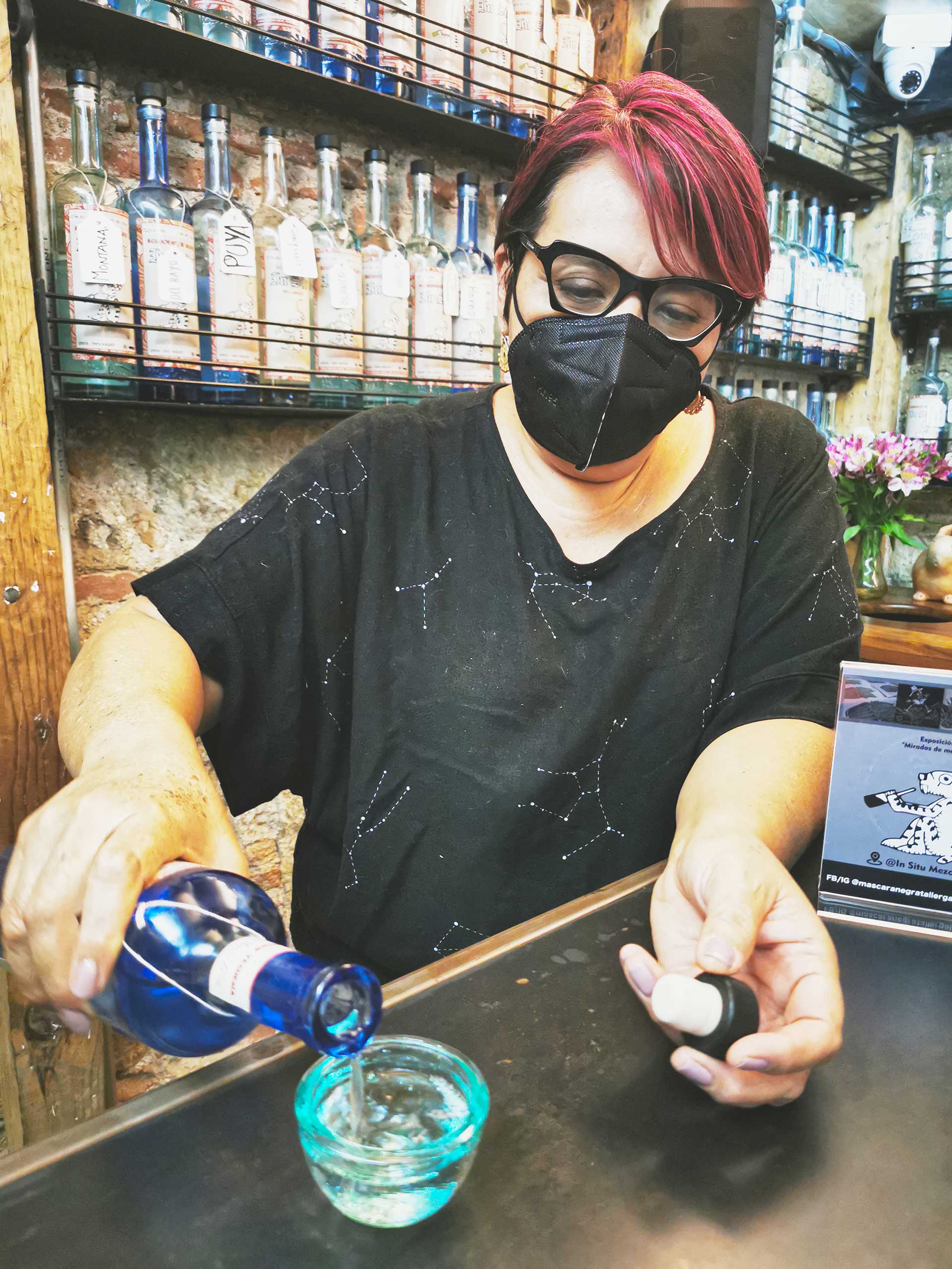 Para beber mezcal se requiere de inteligencia para comprenderlo, asegura. Carina Pérez