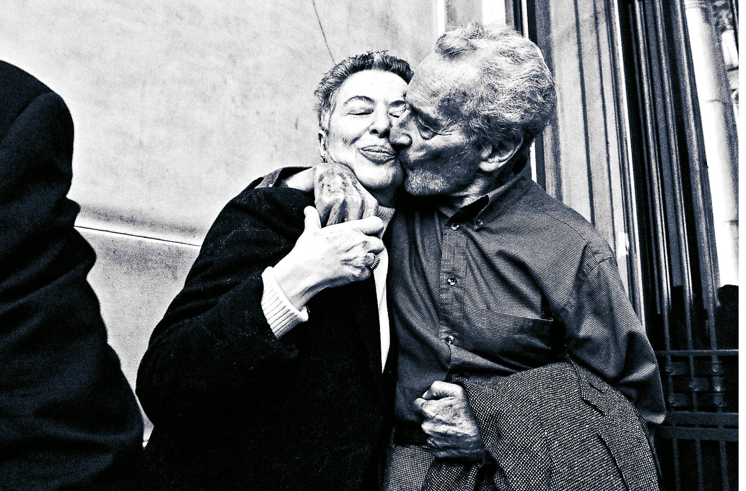 "Descansa en paz querido amigo. Abrazo con tristeza a Barbarita, Vicente, los nietos y el mundo cultural de nuestro país", escribió Silvia Cherem S.