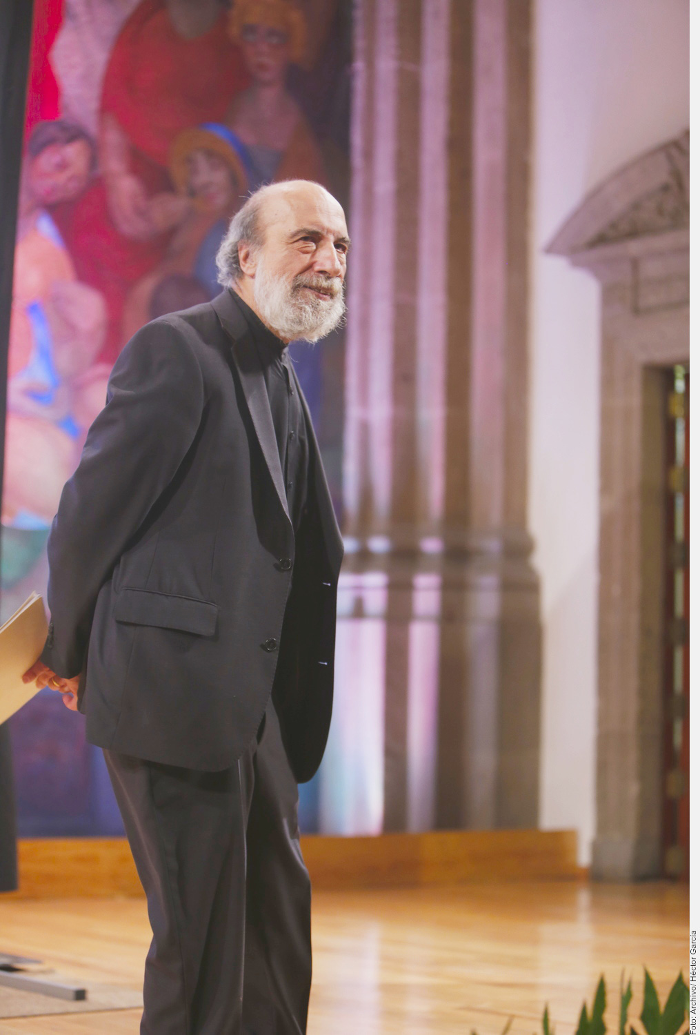 En los poemas de Raúl Zurita resonarán las injusticias de la prolongada cuarentena por el Covid-19, que priva a la gente del alimento; la soledad de una muerte despojada de ilusión.