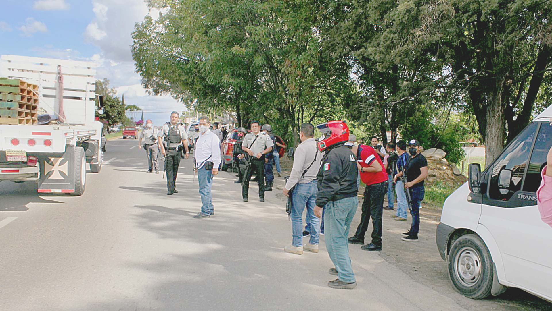 El tiroteo se registró en la carretera que conduce a Etla.