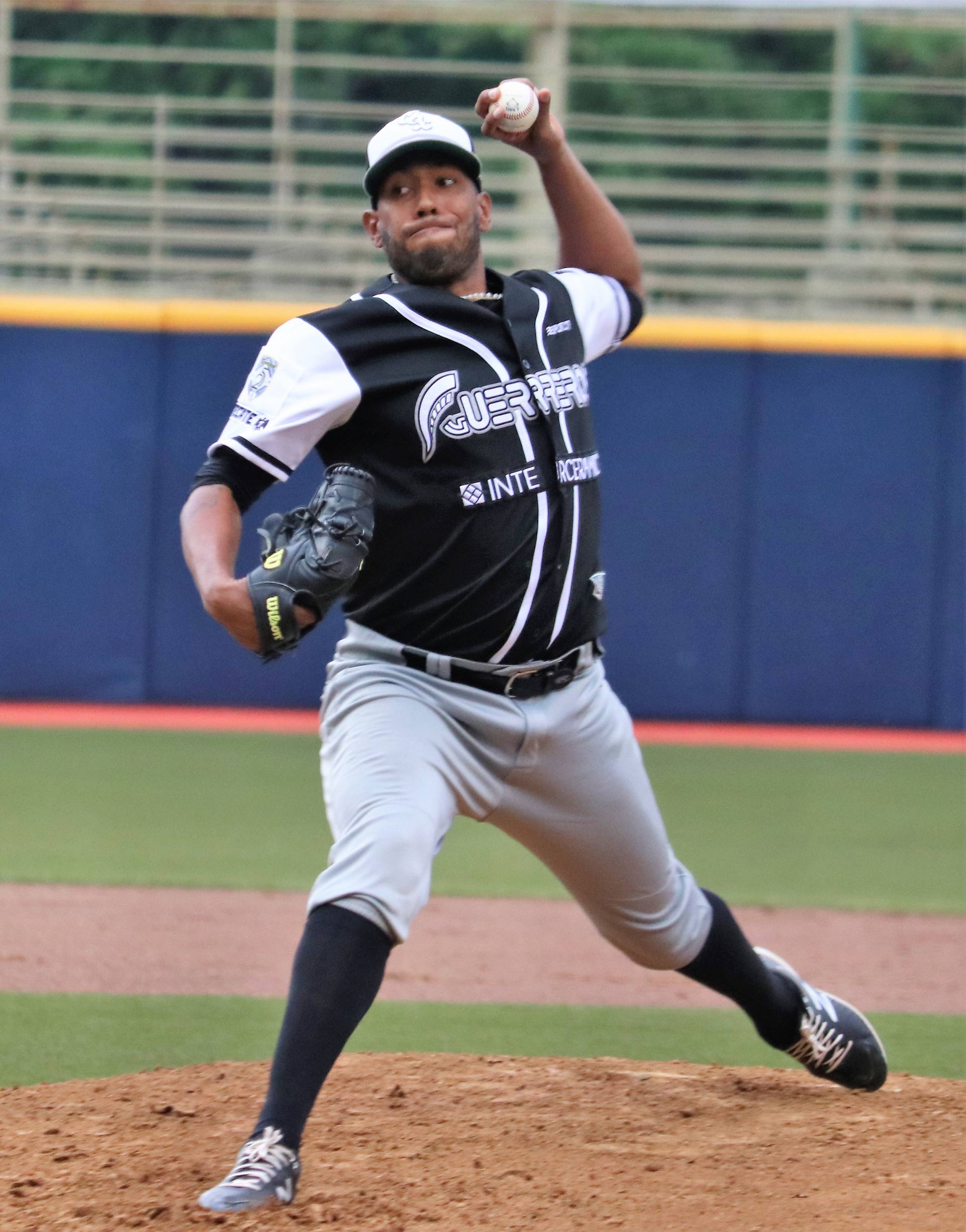 Héctor Hernández.