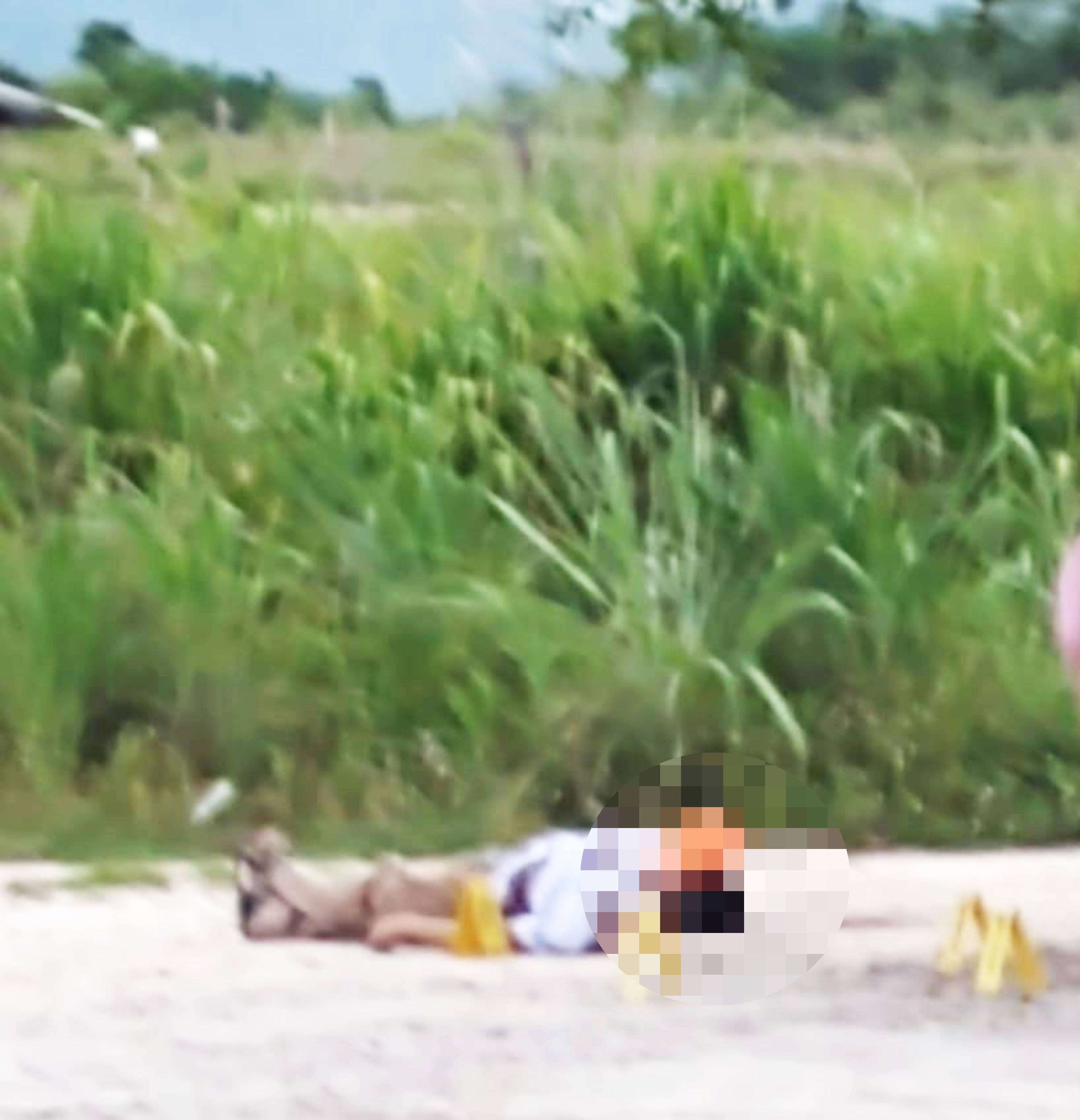El cuerpo del desafortunado sujeto quedó tendido a la orilla de la carretera.