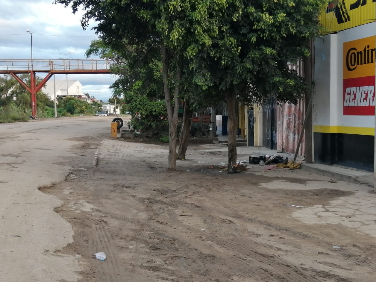 La persona lesionada fue trasladada a un hospital para su atención médica.