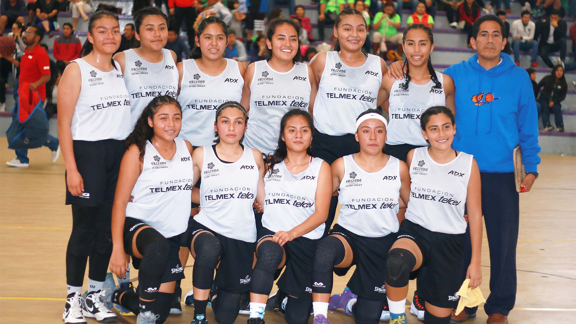La quinteta oaxaqueña de la categoría 2002-2003 femenil. Julio Sánchez León