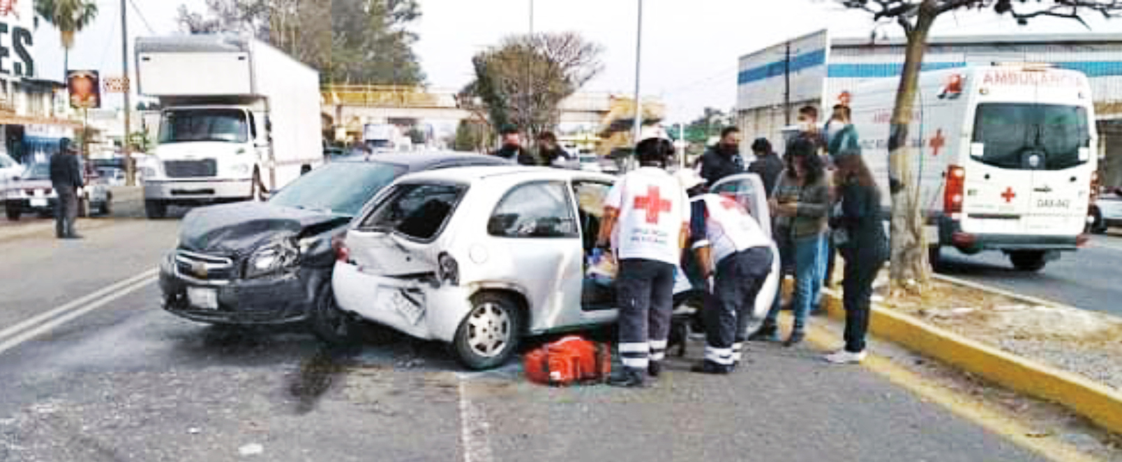 Exceso de velocidad, probable causa del percance.