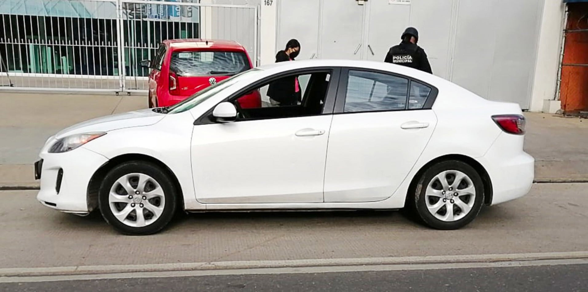 El vehículo en el que viajaba el ahora detenido.