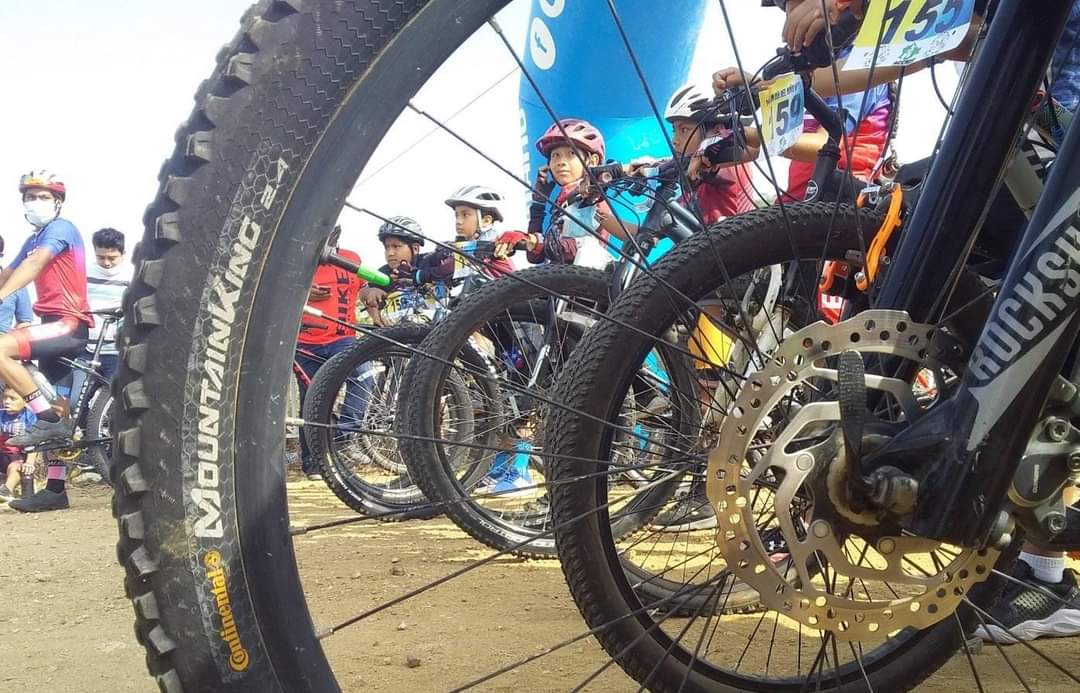 En la pista Mexi Cali de Ejutla de Crespo se corrió la primera fecha del Campeonato Estatal de Ciclismo de Montaña 2021.