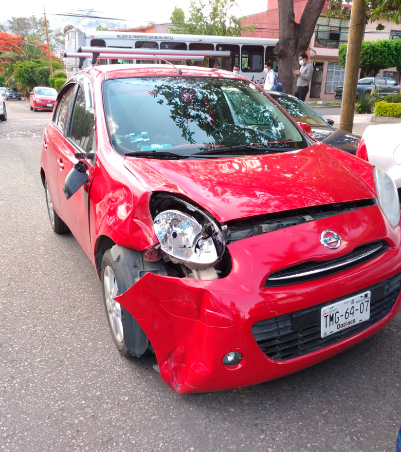 En el cruce de Netzahualcóyolt y Palmeras, ocurrió el accidente.