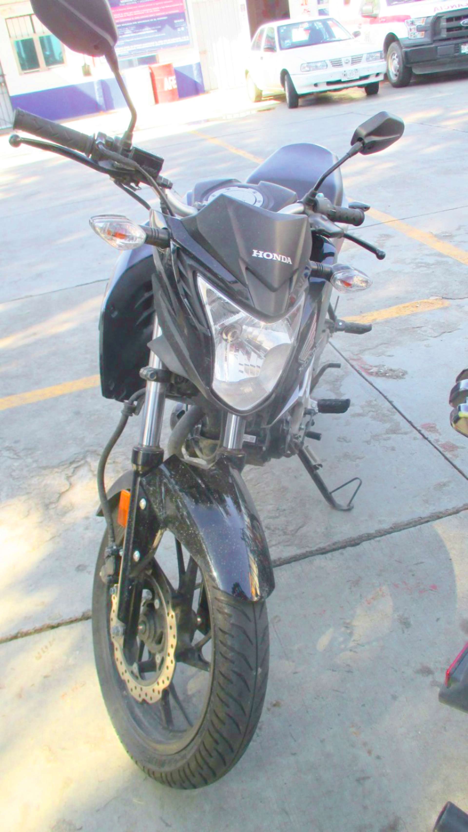 La motocicleta asegurada.